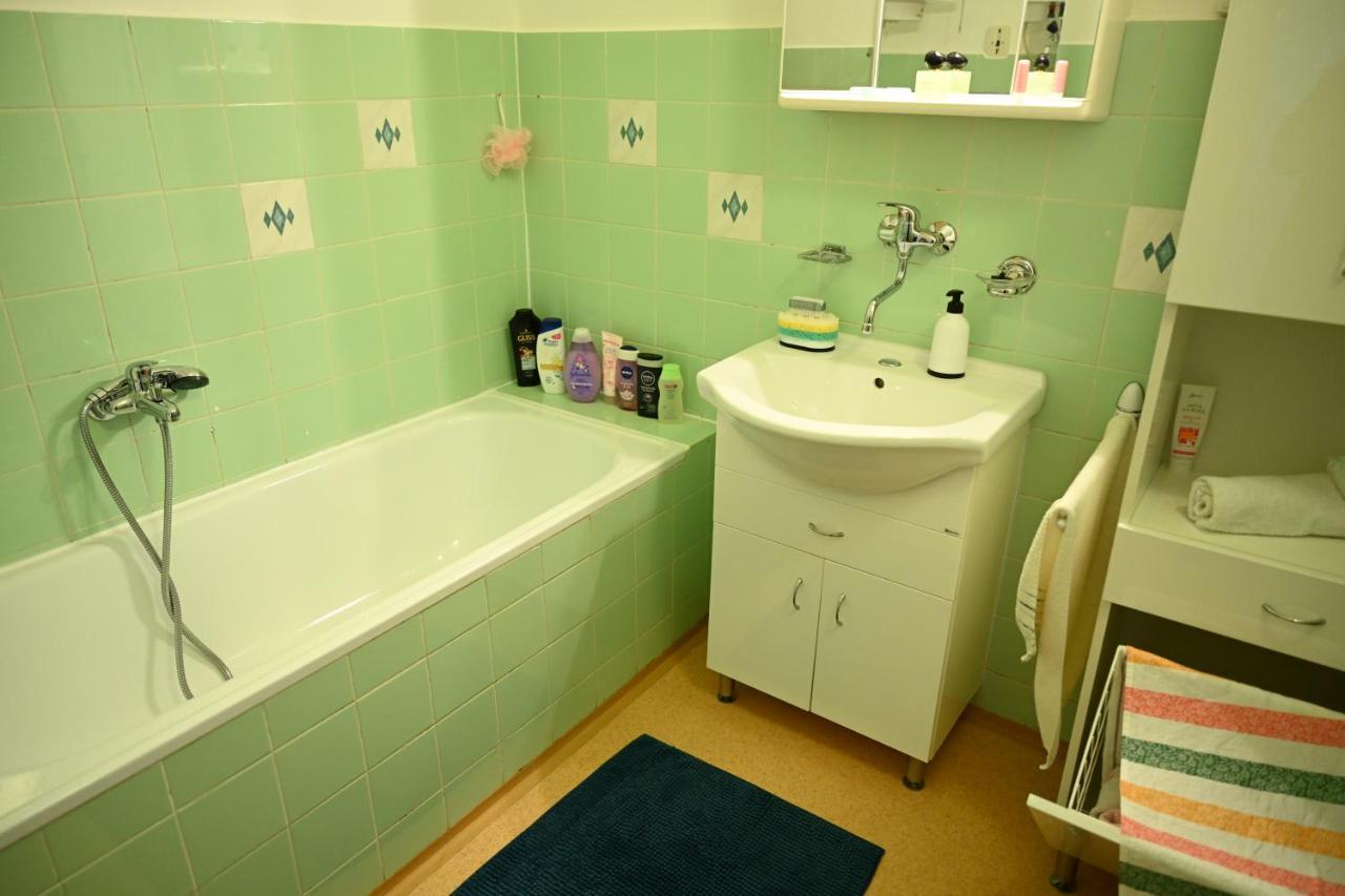 Apartment Rodinny U Broumovskeho Namesti